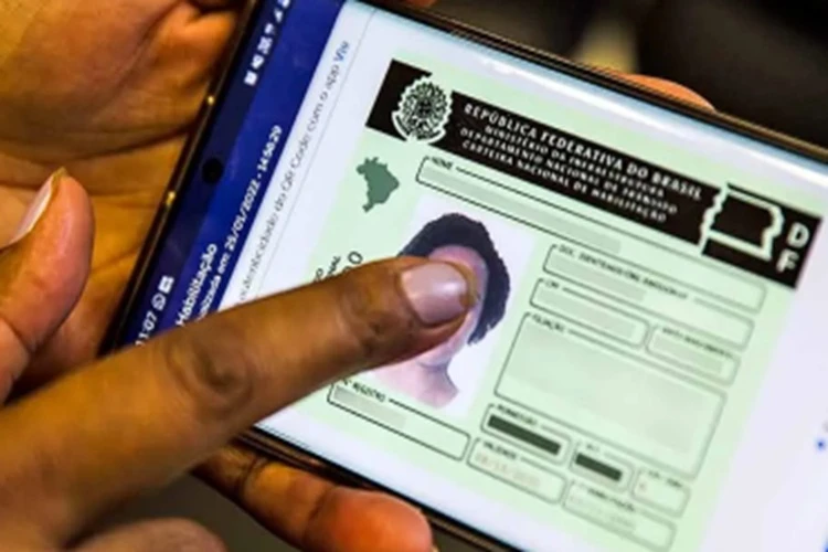 STF nega pedido para suspender a renovação automática da CNH