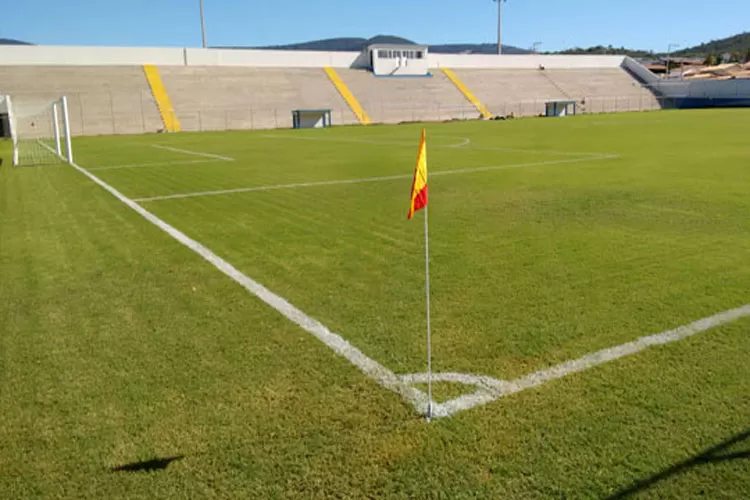 Prefeitura cancela Campeonato Brumadense de Futebol 2023 visando reforma do estádio