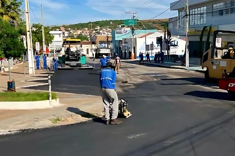 Prefeitura intensifica recapeamento e melhora mobilidade urbana em Brumado