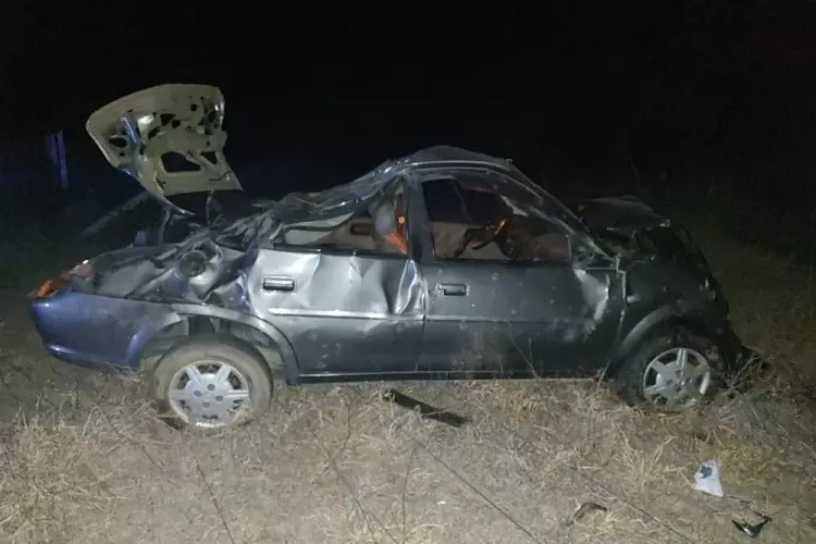 Homem de 35 anos morre após veículo capotar na BA-142 em Tanhaçu