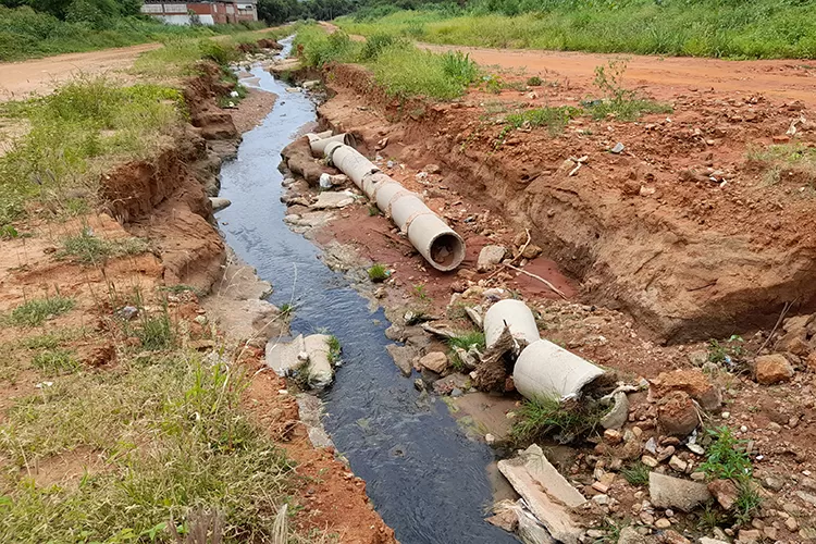 'Nunca acaba', diz morador sobre morosidade em obra da prefeitura em Brumado