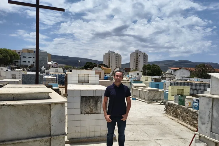 Prefeito convida população para reinauguração dos cemitérios em Brumado