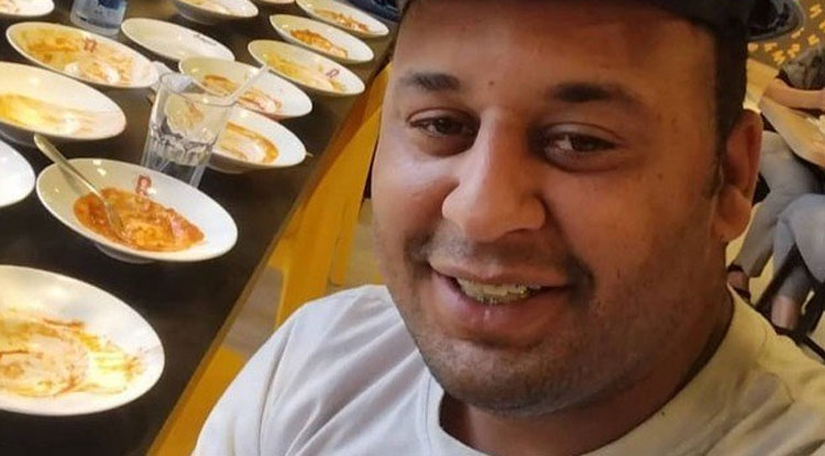 Após comer 15 pratos em rodízio, pintor é 'expulso' de restaurante
