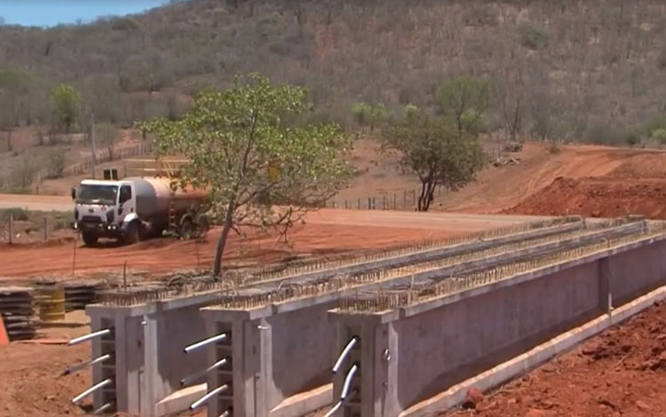 Grupo é preso suspeito de furtar barras de aço da Ferrovia Oeste-Leste em Jequié