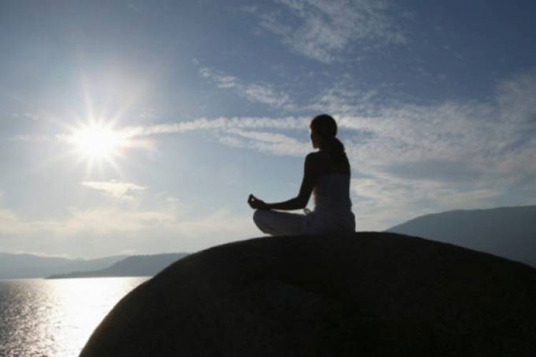 Estudo mostra que meditação ajuda a reduzir dor crônica