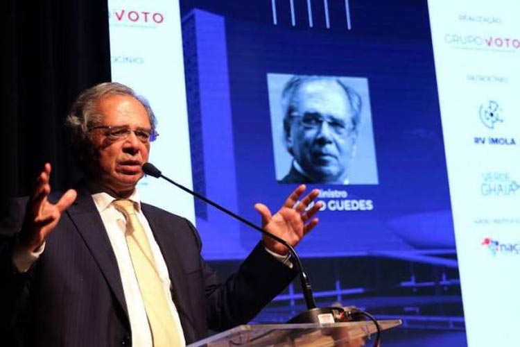 Paulo Guedes promete 'três ou quatro' grandes privatizações em 2020 para aquecer a economia