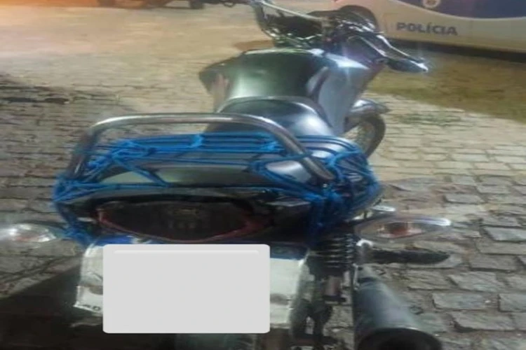 Dupla é detida após perseguição por direção perigosa e porte de drogas em Guanambi