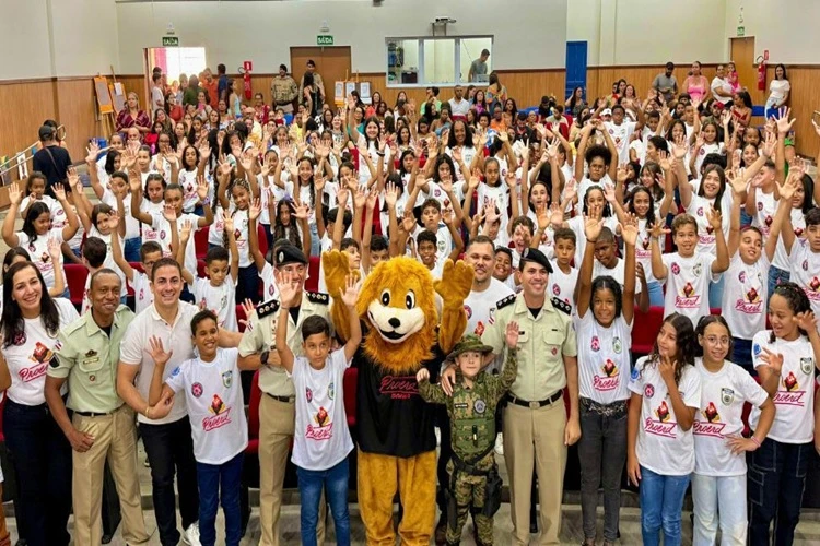 24º BPM realiza formatura de 95 alunos do Proerd em Ituaçu