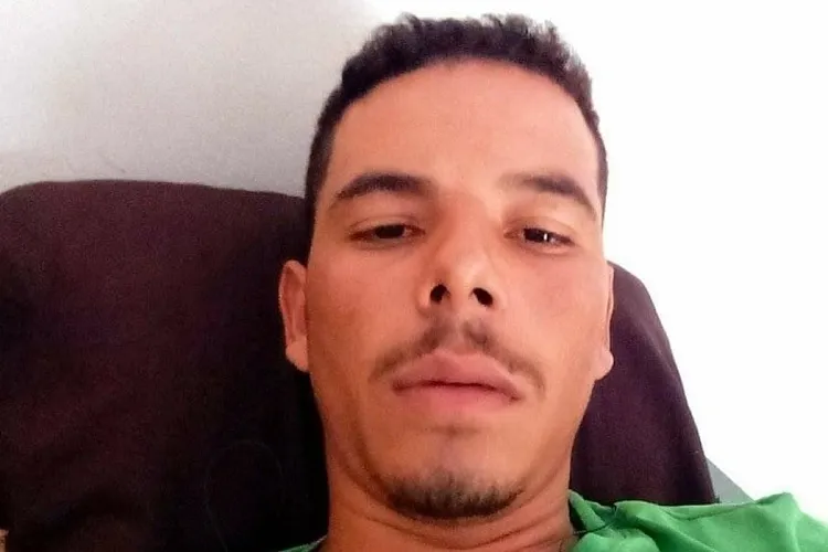 Homem de 28 anos é morto com golpe de faca no município de Macaúbas