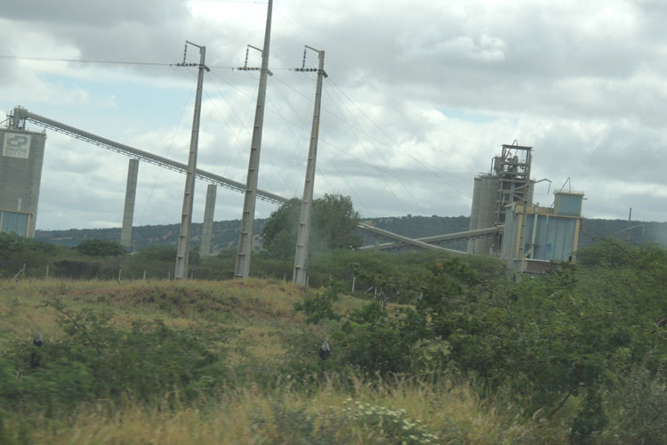 Brumado: Fechamento de fábrica de cimento é culpa da política adotada pelo governo federal, repudia Sindmineradores