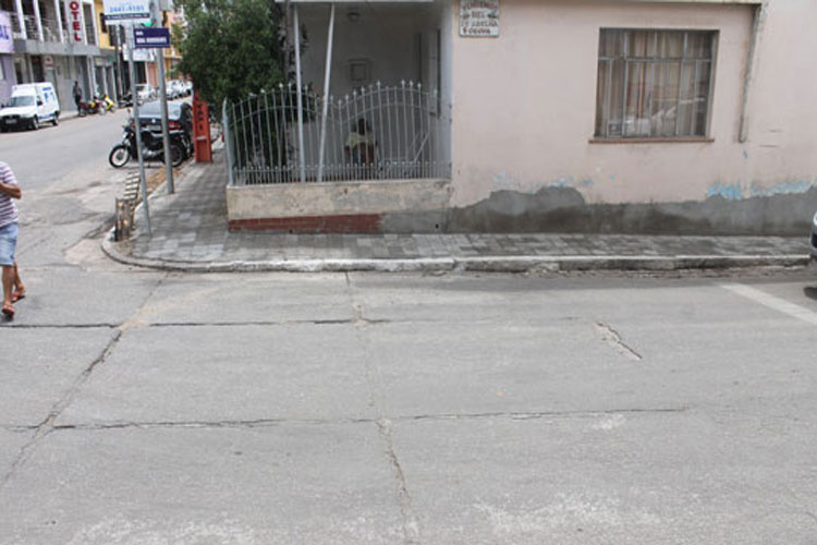 SMTT coordenará trabalho de revitalização de faixas de pedestres em Brumado