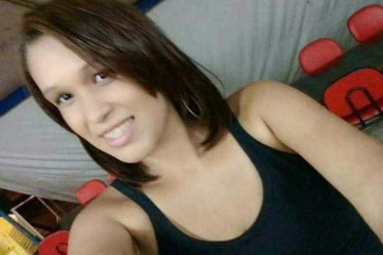 Jovem de 23 anos é achada morta e nua em altar de igreja