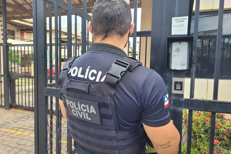 Vereador é preso suspeito de ameaçar colega parlamentar com pistola em Dias D’Ávila