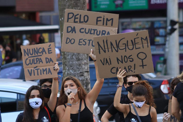 Quase 9% das mulheres sofreram alguma violência sexual, diz IBGE