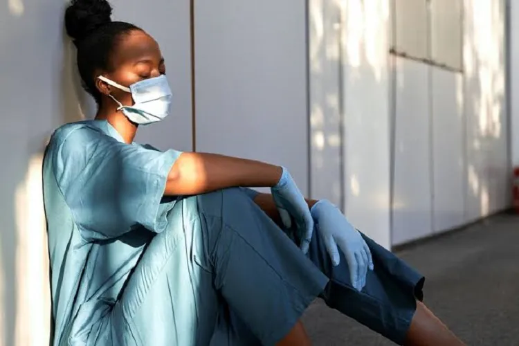 Sancionada Lei que obriga hospitais a oferecer espaço de descanso para enfermeiros