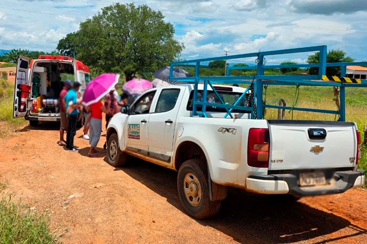 Gestante perde bebê após colisão entre moto e veículo do Saae em Macaúbas