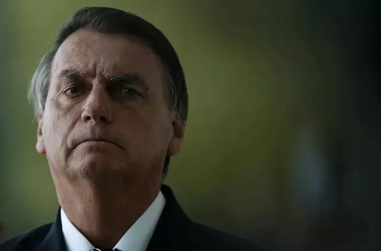 Jair Bolsonaro recebe alta e deixa hospital em São Paulo