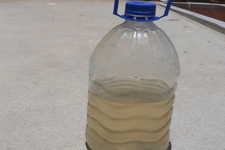 Brumado: Moradores do Jacaré denunciam péssima qualidade da água fornecida pela Embasa