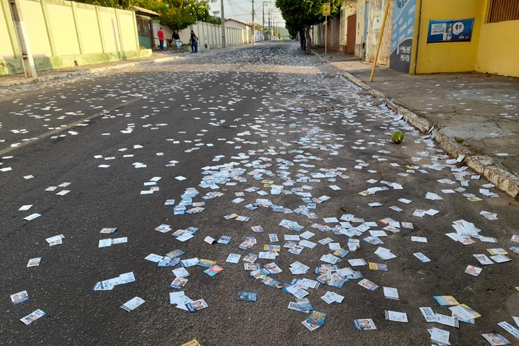 Eleições 2020: Candidatos sujam ruas de Brumado nas proximidades dos locais de votação