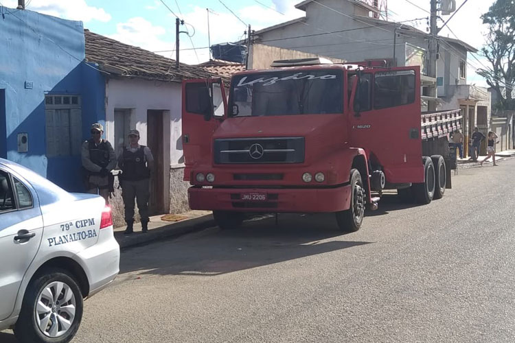 Planalto: PM recupera caminhão da cidade de Brumado que havia sido roubado