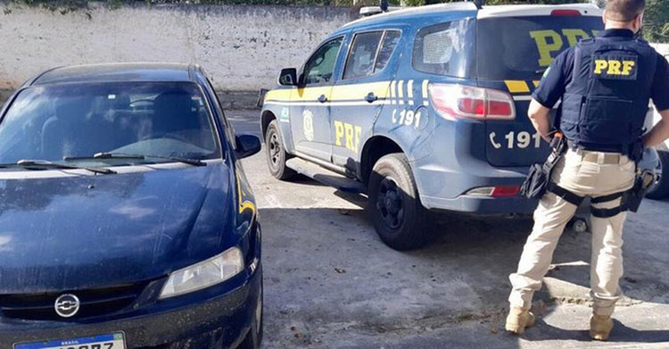 Foragido por homicídio é preso com carro roubado na BR-101, no sul da Bahia
