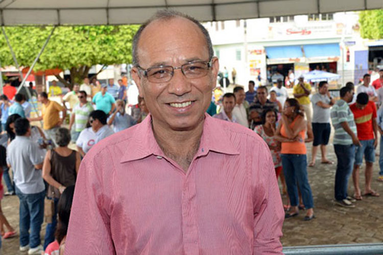 Ibiassucê: Ex-prefeito é multado em R$ 4 mil pelo TCM