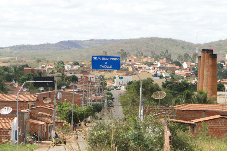 Foragido da delegacia de Caculé é acusado de estuprar filha de 04 anos