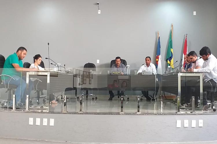 Covid-19: Vereadores de Aracatu apresentam projeto de lei para isenção de IPTU e taxa de iluminação pública