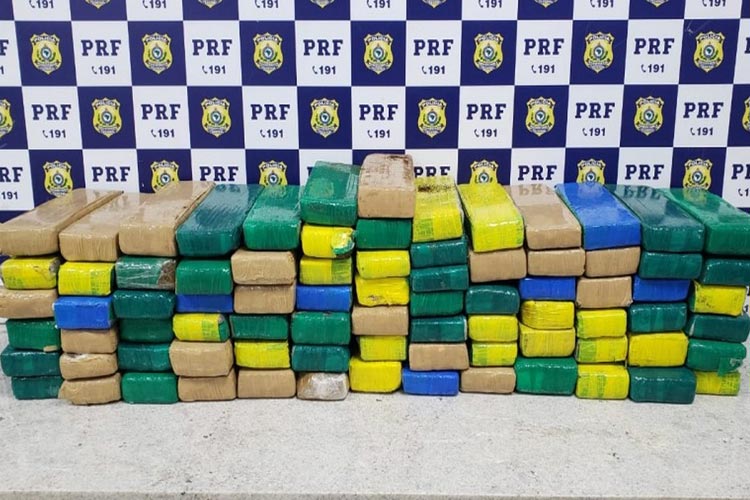 Vitória da Conquista: 85 kg de maconha são apreendidos na BR-116