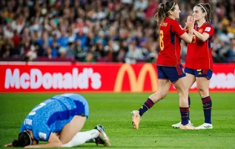 Espanha vence a Inglaterra e é campeã da Copa do Mundo Feminina pela primeira vez