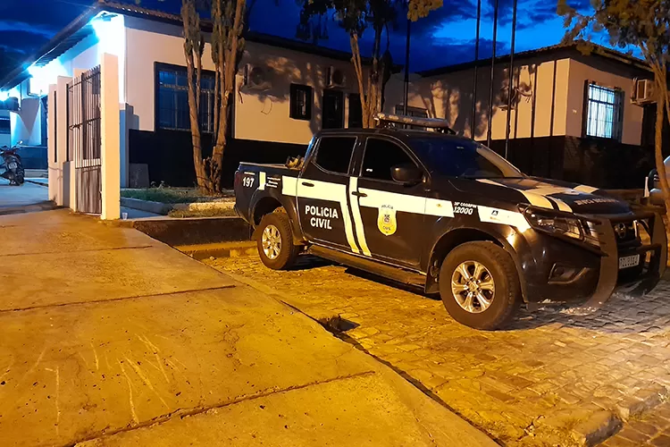 #Bahia: Aluna de 16 anos ameaça diretora e é conduzido à delegacia em  Brumado