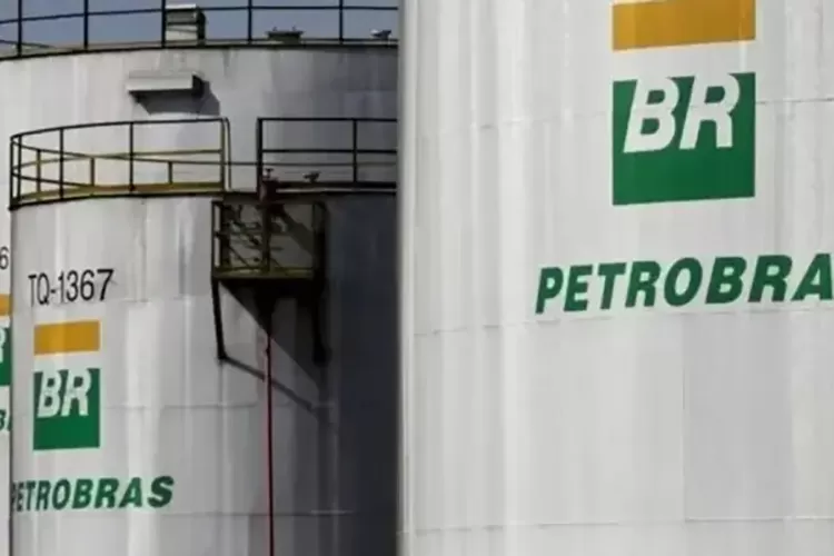 Petrobras reduz preços de gasolina e diesel para distribuidoras