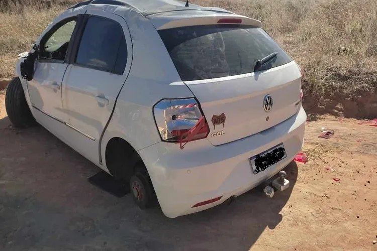 Rodas de carro são furtadas após acidente na zona rural em Guanambi