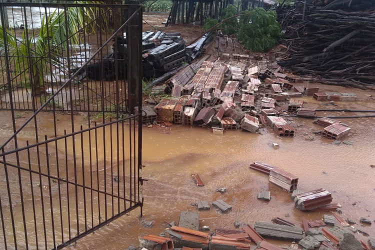 Brumado: Umburanas e Ubiraçaba registram chuva de granizo