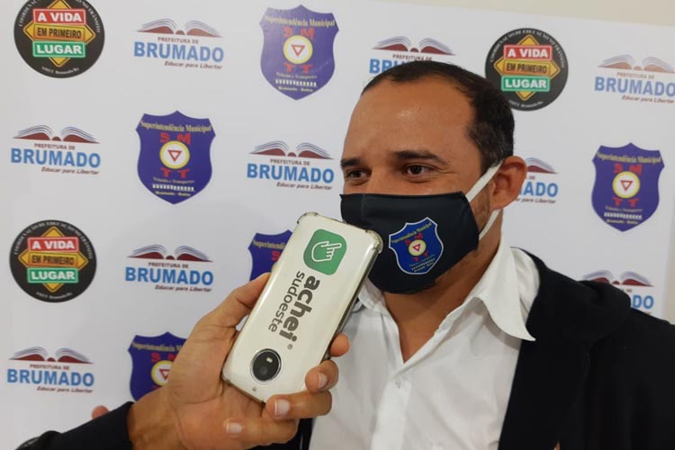 Brumado: SMTT orienta proprietários a retirarem veículos das vias nos horários de passagem do carro fumacê