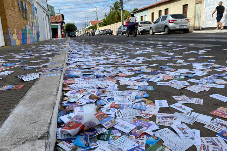Eleições 2022: Candidatos sujam ruas de Brumado nos locais de votação