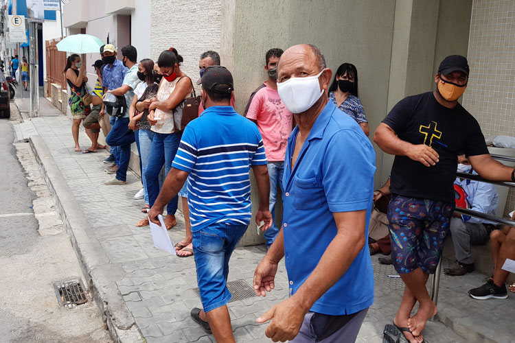 População brumadense diverge nas opiniões sobre decreto que desobriga uso de máscaras