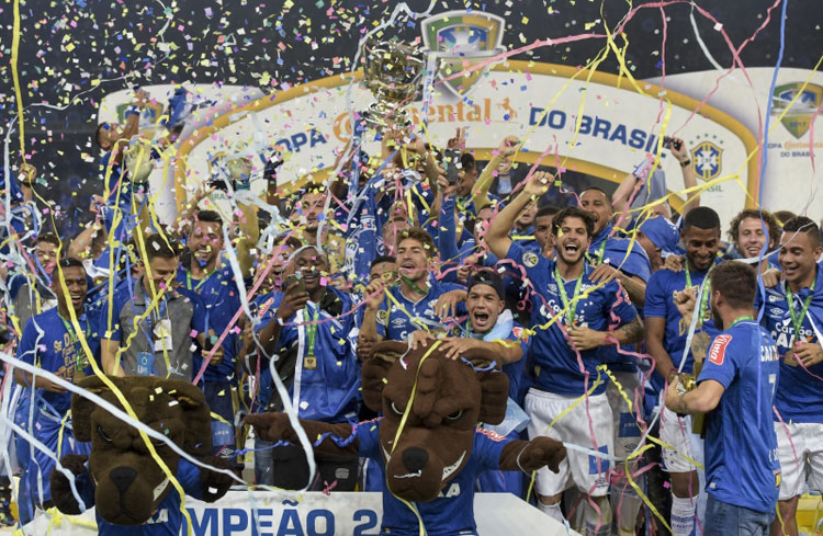 Cruzeiro vence o Flamengo nos pênaltis e é penta da Copa do Brasil