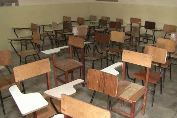Alunos de escola estadual ficam sem aulas por falta de transporte em Vitória da Conquista
