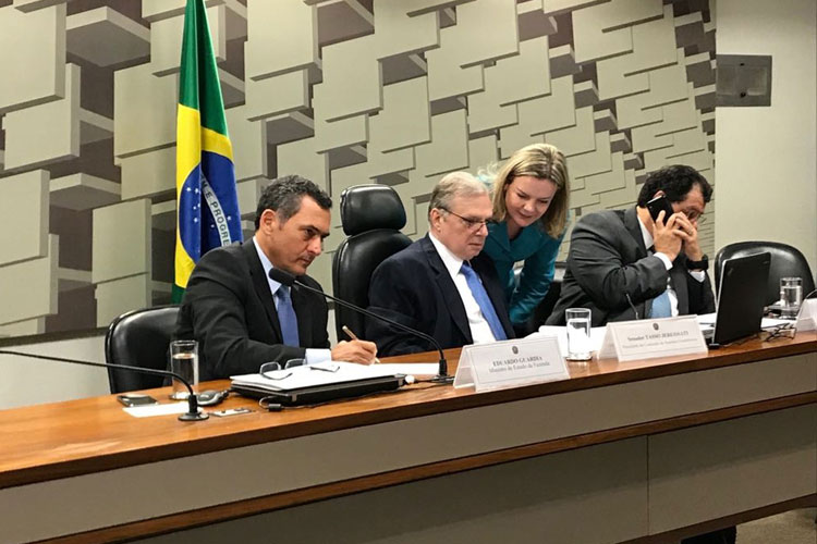 Ministro recua e nega subir impostos para compensar o diesel