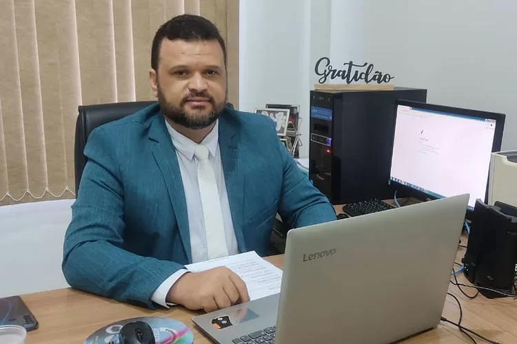 'Enfrentar gigantes': Amarildo Bomfim anuncia pré-candidatura à prefeitura de Brumado