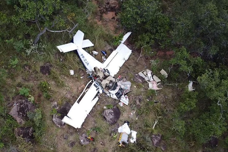 Três pessoas morrem após queda de aeronave em Barreiras