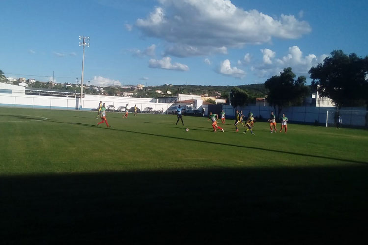 Umburanas goleia Feirense na abertura do Campeonato Brumadense de Futebol 2019