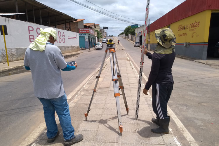 Embasa inicia topografia para projeto de esgotamento sanitário em Brumado