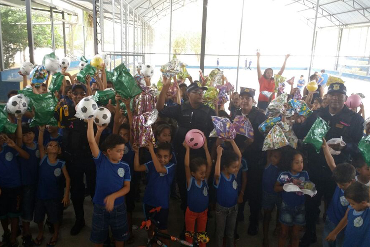 Brumado: Guarda Municipal fecha ciclo do dia das crianças com entrega de brinquedos no Tamboril