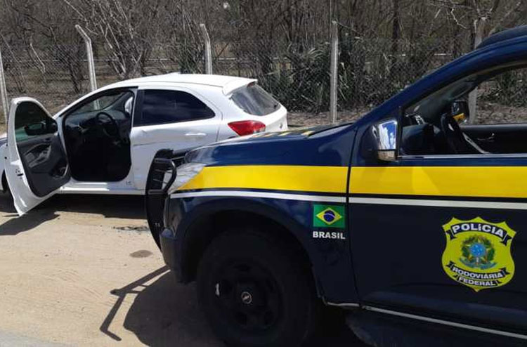 Jequié: Homem em carro roubado é morto durante troca de tiros com policiais na BR-116