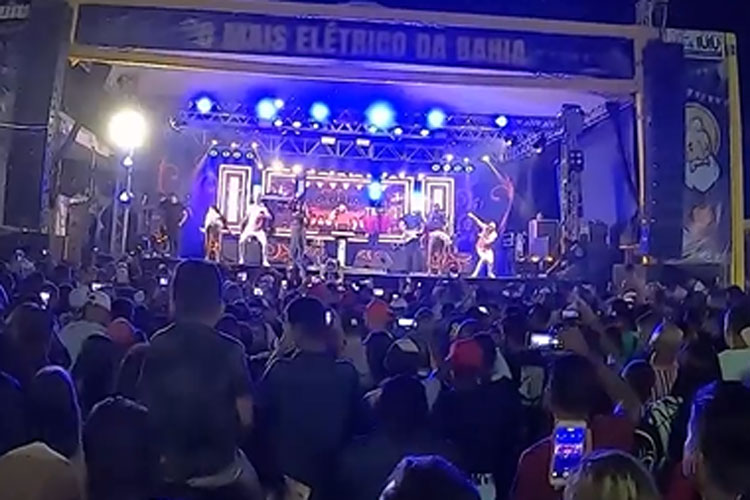 2ª noite do São Pedro de Iuiu atrai milhares de pessoas para a Vila Junina