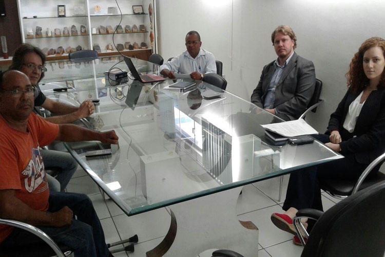 Sindsemb e Prefeitura de Brumado iniciam discussão do acordo coletivo 2016-2017
