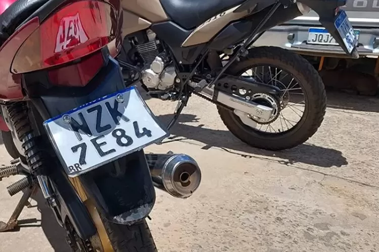 Brumado: PM apreende moto com placa de carro licenciado na cidade de Maceió