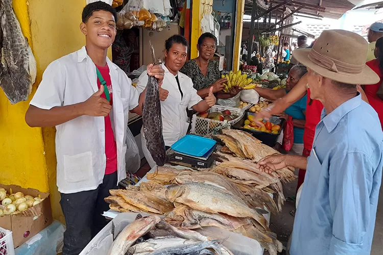Brumadenses reclamam do preço do peixe, mas procura é grande para Sexta-Feira da Paixão